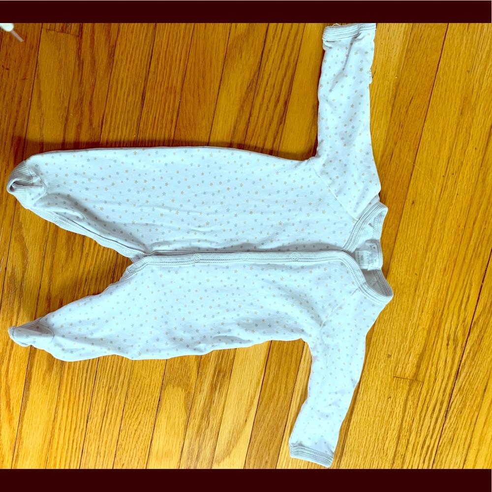 Kissy kissy footie sleeper NB EUC